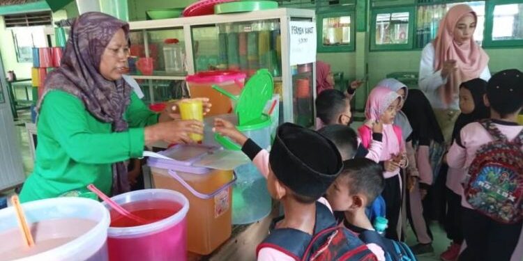 TK Mutiara Indah Kolaborasi Kantin Sekolah Dengan SMPN 2 Candi
