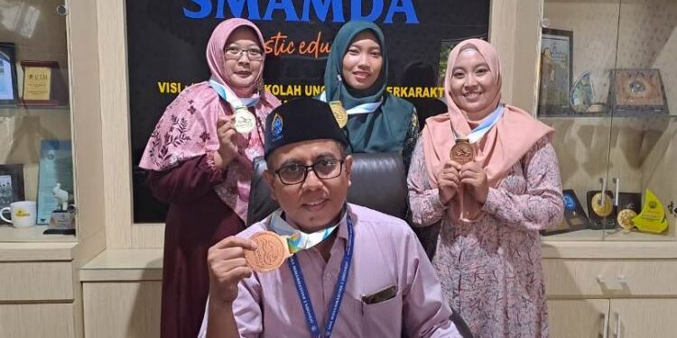 Siswa dan Guru SMAMDA 2 Sidoarjo Budayakan Jadi Juara