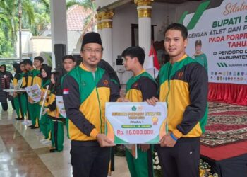 Bupati Muhdlor Baru Bisa Serahkan Bonus Atlet Peraih Medali Ajang Porprov Jatim ke VIII