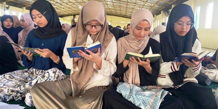 SMA Al Muslim Peringati Nuzulul Qur’an Dengan Hataman-Motivation Spiritual