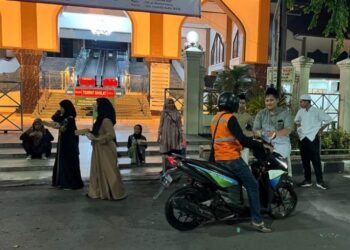 Siswa SMA Al Muslim Adakan Sahur On The Road, Warga Sambut Dengan Senang
