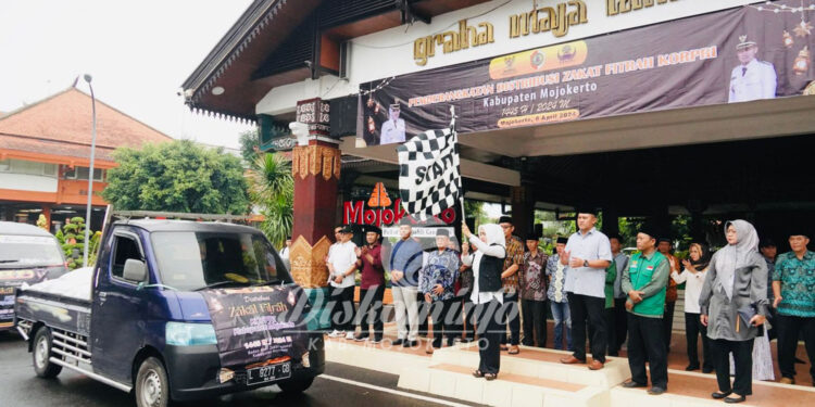 BAZNAS Pemkab Mojokerto Bagikan Zakat Fitrah 2.330 Paket Beras