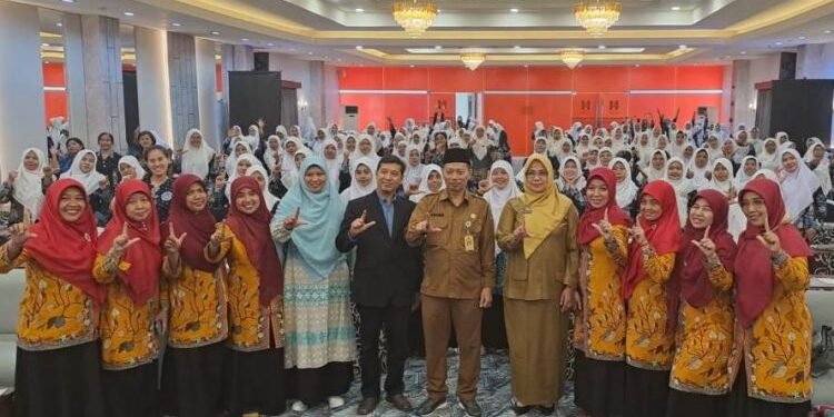 Kepala Dikbud Sidoarjo Buka Bimtek PKB Bersama IGTKI Waru