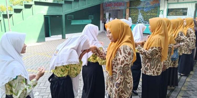 Pererat Silaturahmi, Keluarga Besar SMP PGRI Buduran Adakan Halal Bihalal