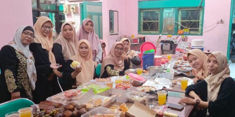 Perkuat Kerja Sama, MI Bahauddin Adakan Buka Bersama Dengan Stake Holder