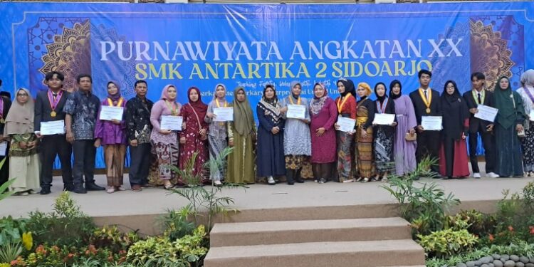 764 Siswa SMK Antartika 2 SIdoarjo Ikuti Purnawiyata ke XX Bersama Kepala Dikbud, Dr.Tirto Adi, MPd