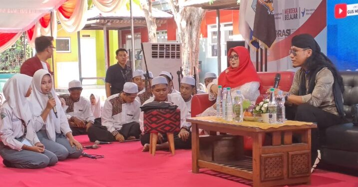 Siswa SMK Krian 1 Sidoarjo Ikuti “Gus Miftah Talk Show Kebangsaan”