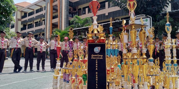 Tim Pramuka SMP YPM 1 Taman Borong Penghargaan di Surabaya-Sidoarjo
