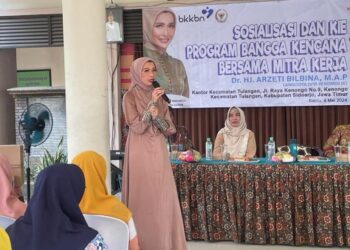 Arzeti Bilbina Berikan Edukasi Pencegahan Stunting Kepada Warga Tulangan