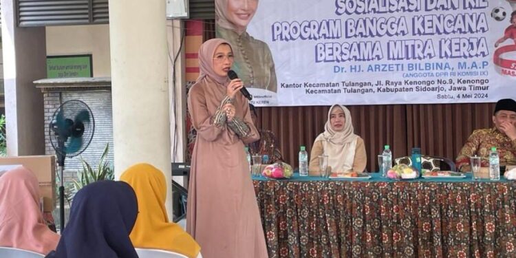 Arzeti Bilbina Berikan Edukasi Pencegahan Stunting Kepada Warga Tulangan