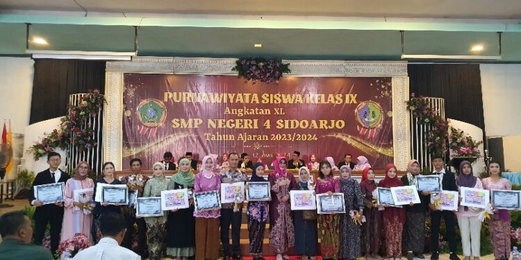 386 Peserta Purnawiyata ke XL SMP Negeri 4 Sidoarjo Dapat Apresiasi dari Sekolah