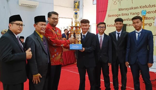 Pesan Kasek SMPN 1 Sidoarjo Kepada Alumni : Jaga Shalat dan Ahlak Mulia