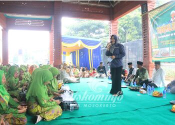 Bupati Ikfina Hadiri Pengajian Tahlil Kubro Muslimat NU Kecamatan Kutorejo