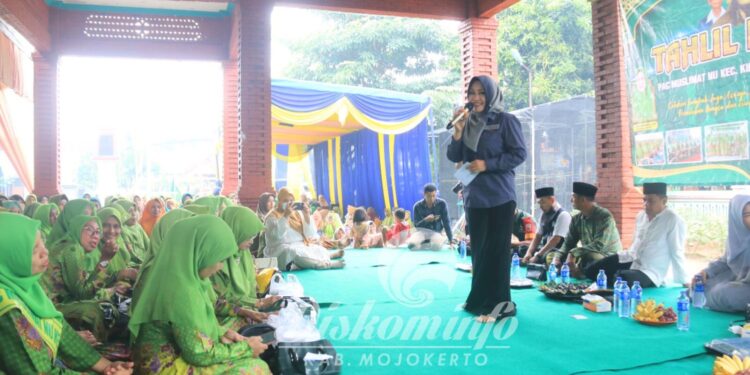 Bupati Ikfina Hadiri Pengajian Tahlil Kubro Muslimat NU Kecamatan Kutorejo