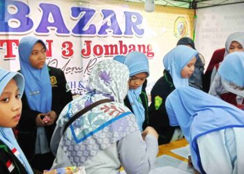 Meriahkan Al-Haflatul Kubro Ponpes Bahrul Ulum Tambakberas, MTsN 3 Jombang Gelar Pameran dan Bazar