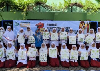 SD AL Falah Darussalam Wujudkan P5 Dengan Pembuatan Ecoprint