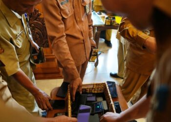 Pj. Wali Kota Mojokerto, Cegah Phubbing Saat Rapat Dinas