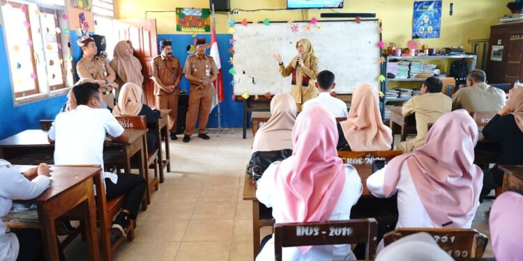 Bupati Banyuwangi Tegaskan Biaya Sekolah SD dan SMPN Gratis