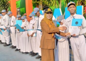 Sambut Siswa Baru, SMAN 1 Taman Tunjukkan Penghargaan Yang Telah Diraih