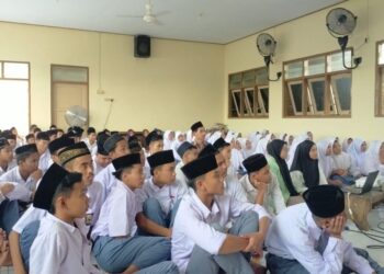 KUA Tembelang Bersama SMA Madinatul Ulum Sosialisasikan Pencegahan Pernikahan Dini