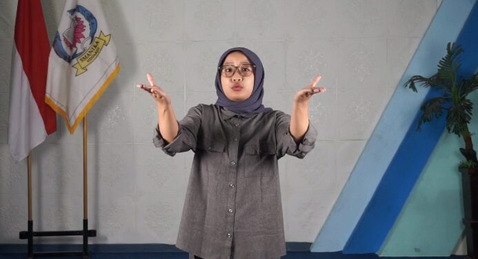 Siswi SMA Negeri 1 Krian Juara 1 LOBO-DPR RI 2024