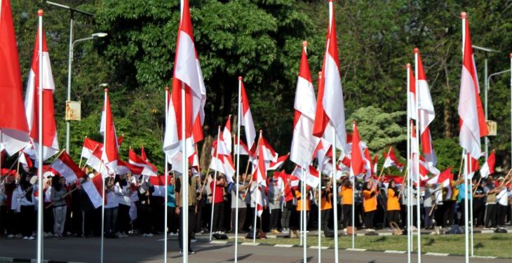 Semarakkan HUT RI ke 79, Pemprov-Pemkab Lakukan Gerakan Pembagian 10 Juta Bendera Merah Putih