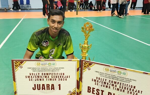 Tim Volly Putra SMK Krian 1 Sidoarjo Juarai Volly Competition 2024.