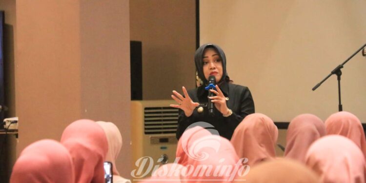 Bupati Ikfina : Kepala Sekolah Harap Perhatikan Rumah Tangga Guru dan Karyawan