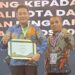 Pemkab Sidoarjo Terima Penghargaan UHC Award 2024,Peserta BPJS Aktif Tembus 75 Persen,