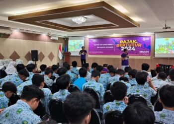 DJP Jatim II Bersama KP2KP Sosialisaikan Pajak ke Siswa dan Mahasiswa