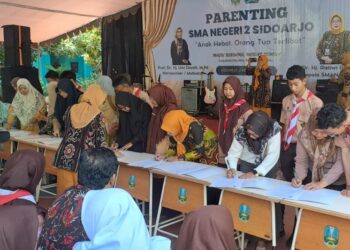 SMA Negeri 2 Sidoarjo Gelar Parenting ‘Anak Hebat, Orang Tua Terlibat’