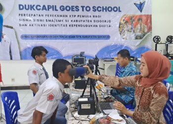“Goes to School” Dukcapil Kabupaten Sidoarjo Disambut Antusias Oleh Siswa