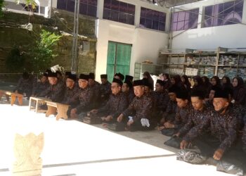 Sebelum Bertanding di MTQ Nasional XXX 2024, Kafilah Jatim Lakukan Ziarah ke Makam Sunan Ampel