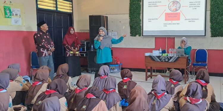 SMP PGRI 9 Sidoarjo Bersama Puskesmas Lakukan ‘Gerakan Nasional Aksi Bergizi’