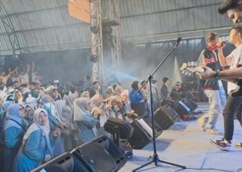 Musik Rock “Utopia” Ramaikan Pensi Medealight 2024 SMA Negeri 1 Porong