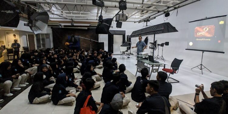 Kenalkan Budaya Kerja Industri, Siswa SMK Negeri 2 Buduran Kunjungi DUDI di Yogyakarta