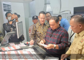 Pastikan Logistik Aman, Ketua KPU RI Kunjungi PT Inpera Pratama Indonesia di Pasuruan