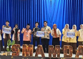 SMAMDA Sidoarjo Gelar Lomba Debat Siswa Antar Paslon