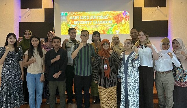 5 Mahasiswa Asing Program Darmasiswa Berkunjung ke SMA Negeri 1 Waru