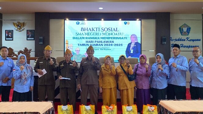 Menenang Hasa Pahlawan, SMAN 1 Wonoayu Berikan Baksos Pada Veteran