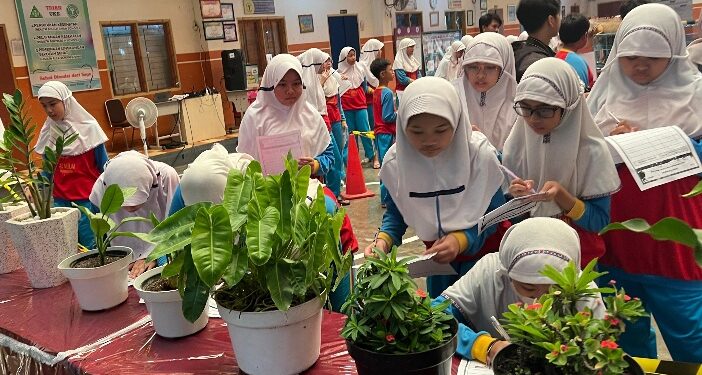 SD Al Muslim Gelar Event “Get to Know Exotic Animals and Plants”