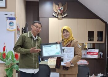 Kemenag Beri Penghargaan Kepada SMKN 2 Buduran Katagori SRC dan Guru Berliterasi