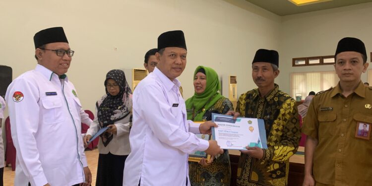 Konsisten Menerapkan KPI, SMP YPM 1 Taman Peroleh Penghargaan SRC dari Kemenag