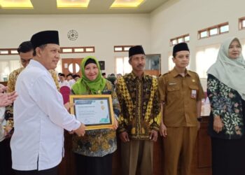 SMP Negeri 2 Sukodono Raih SMB dan SRC dari Kemenag Sidoarjo