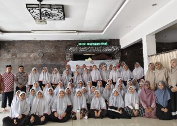 55 Santriwati SMPIT Dafi Mengikuti Tafizh Camp