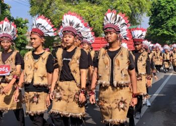 Ratusan Regu Barisan SMK Krian 1 Sidoarjo Peringati Hari Pahlawan Nasional