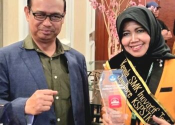 Direktur KSPSTK, Beri Apresiasi Kepada Kasek SMKN 2 Buduran sebagai GTK Hebat Nasional 2024