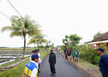 Bupati Ipuk Pastikan Pembangunan lnfrastruktur Jalan Tuntas Jelang Akhir Tahun