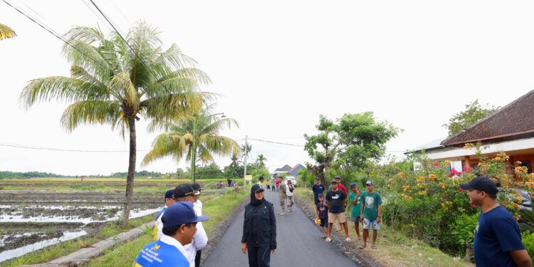 Bupati Ipuk Pastikan Pembangunan lnfrastruktur Jalan Tuntas Jelang Akhir Tahun