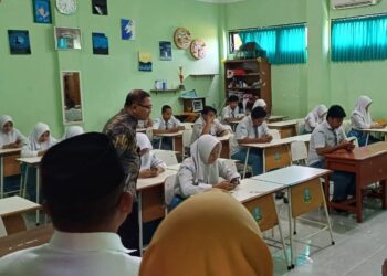 Sekitar 150 anggota AGSI (Asosiasi Guru Sejarah Indonesia) Tingkat SMA Jatim Ikuti Uji Kompetensi